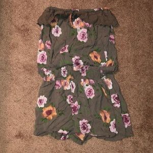Strapless floral romper